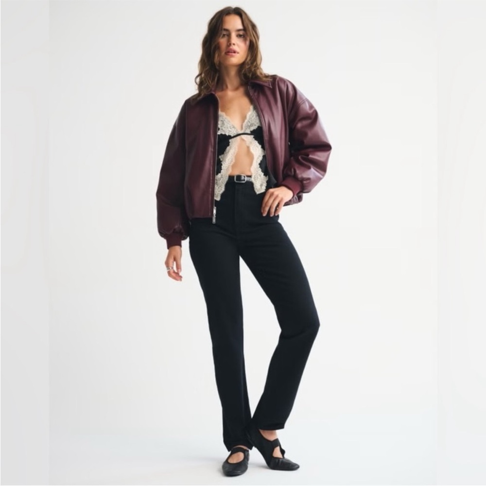 Abercrombie & Fitch Ultra High Rise The ‘90s Straight Jean
